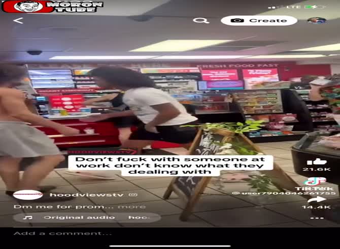 Video :A bunch of kids taunt the incorrect employee, who then shoots them
